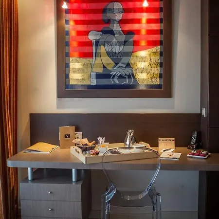 & Vatel فندق نيم