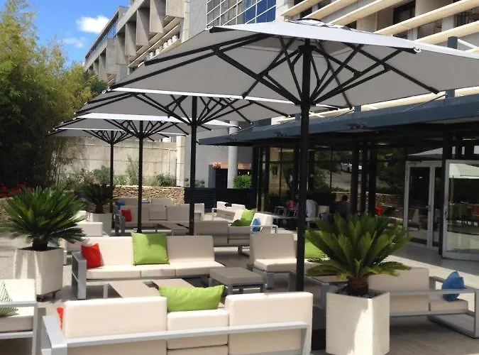 Hotell & Vatel Nîmes