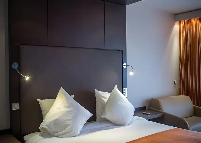 Hotell & Vatel Nîmes