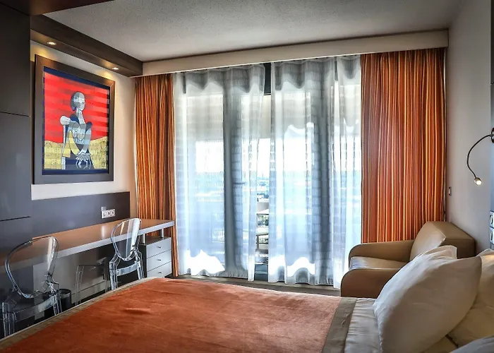 Hotel Hôtel&spa Vatel Nîmes